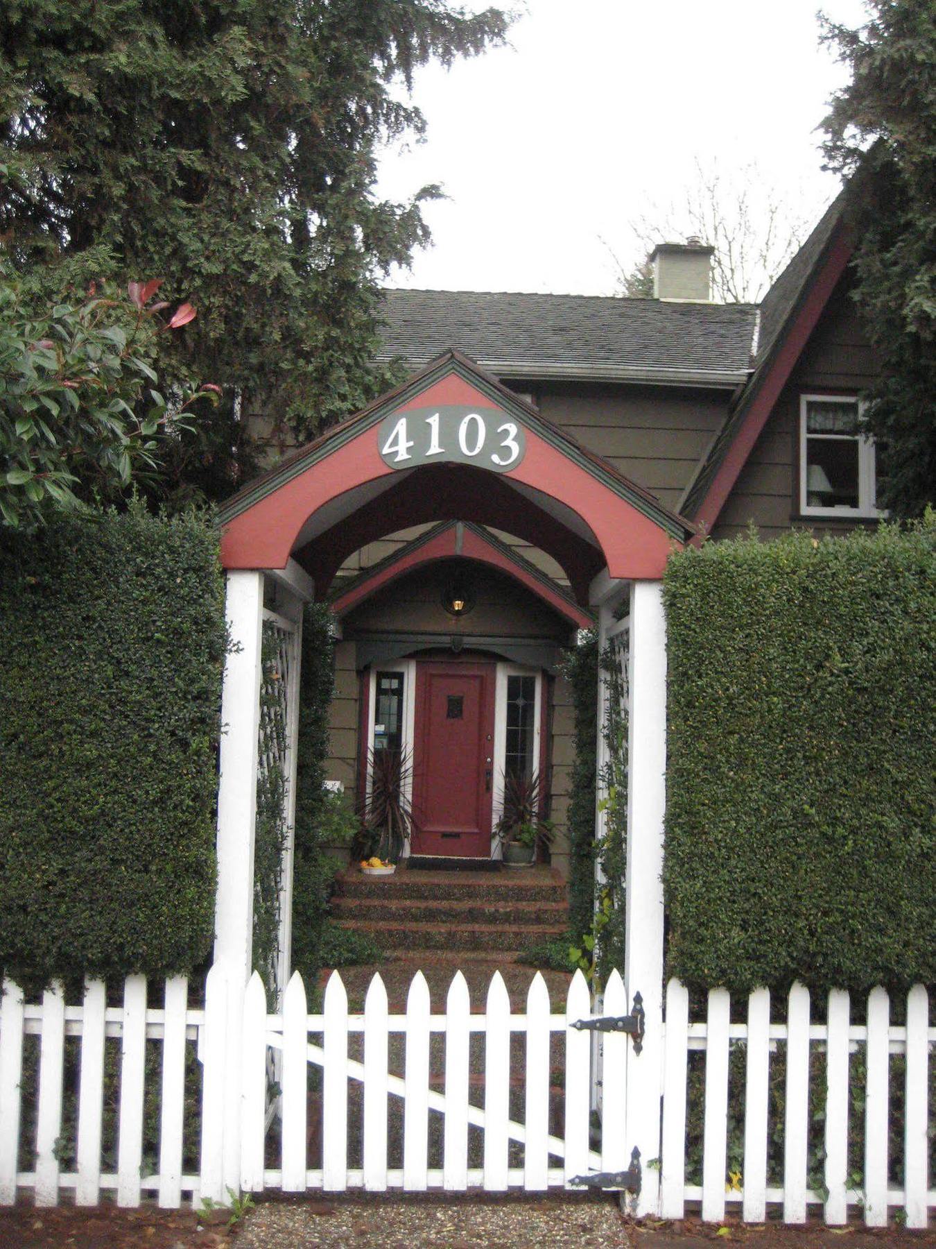 Point Grey Guest House Ванкувер Экстерьер фото